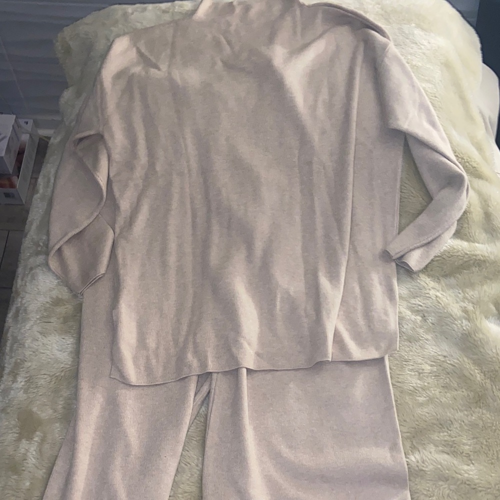 Elegant Cream Women's Lounge Set